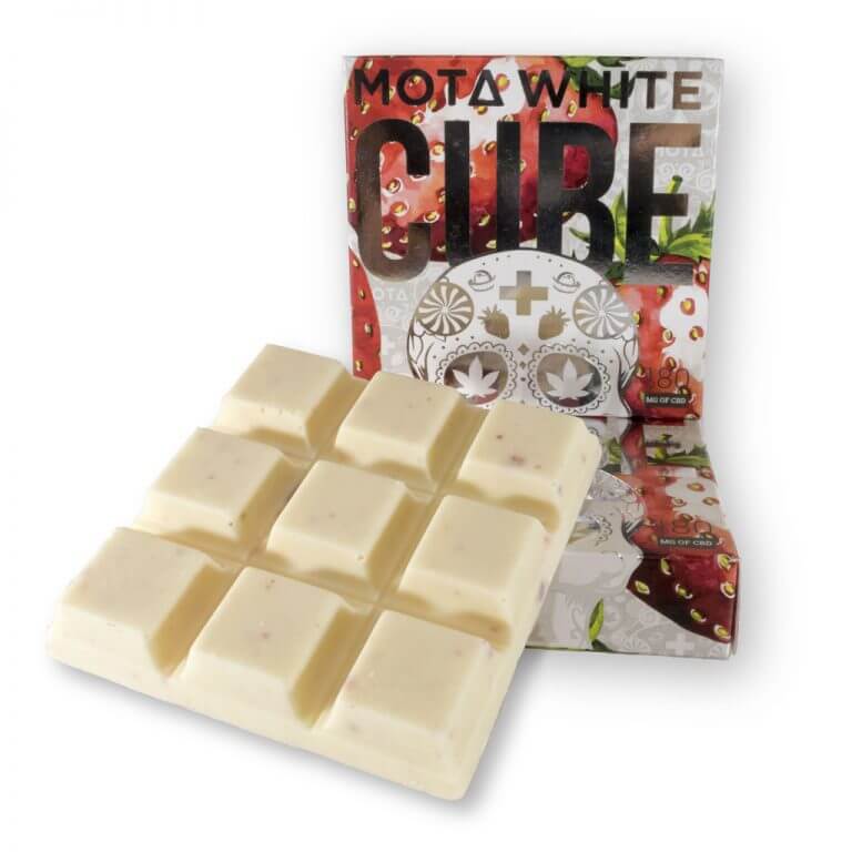 MOTA - WHITE Strawberries and Cream White Chocolate Cube