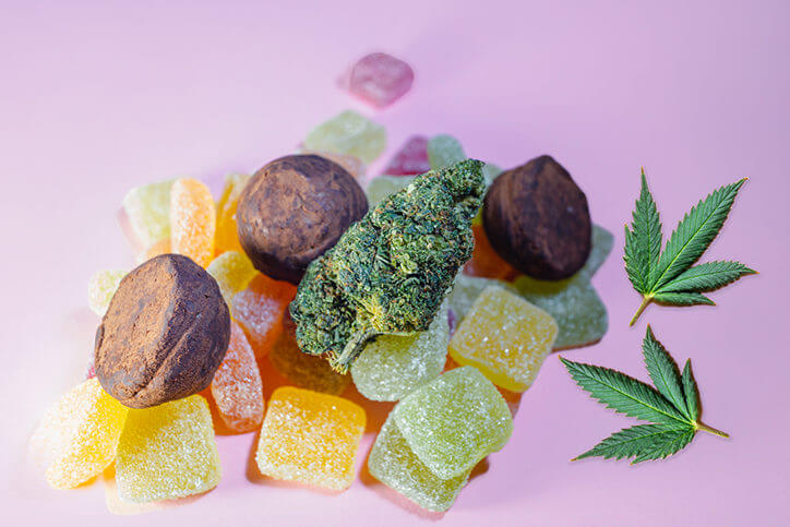 Cannabis Edibles 724x483 1